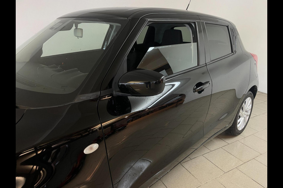 Suzuki Swift 1.2 Comfort Smart Hybrid AIRCO NAVI CRUISE BLUETOOTH GROOT SCHERM ELEK RAMEN CENT VERG VELGEN PDC NIEUWSTAAT