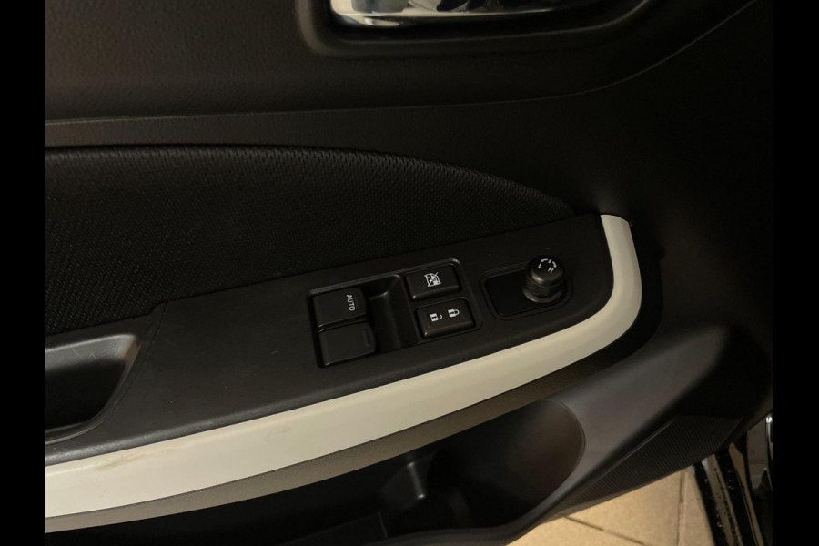 Suzuki Swift 1.2 Comfort Smart Hybrid AIRCO NAVI CRUISE BLUETOOTH GROOT SCHERM ELEK RAMEN CENT VERG VELGEN PDC NIEUWSTAAT