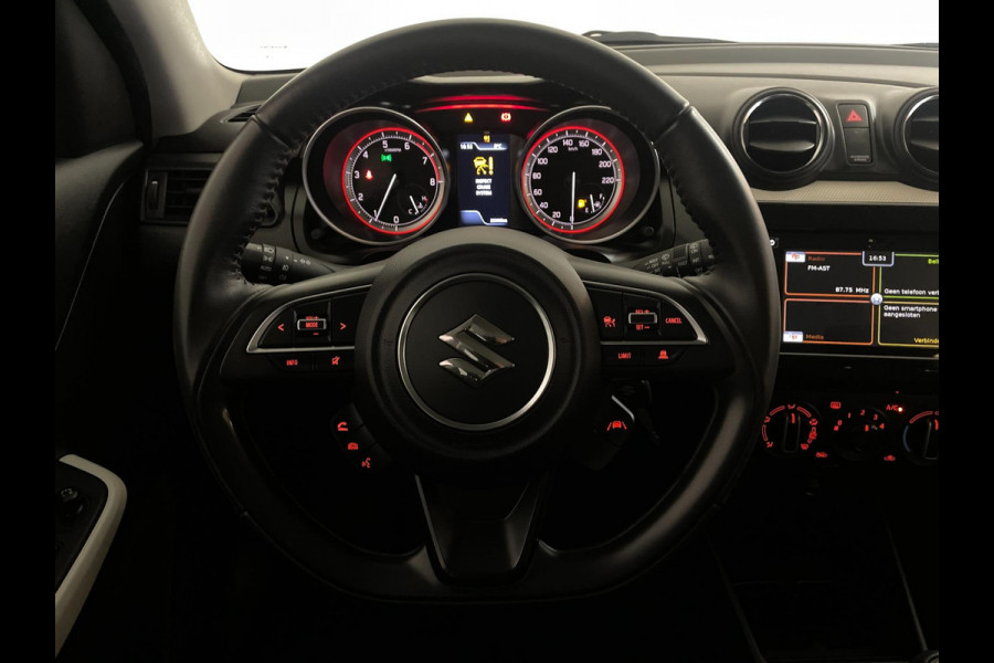 Suzuki Swift 1.2 Comfort Smart Hybrid AIRCO NAVI CRUISE BLUETOOTH GROOT SCHERM ELEK RAMEN CENT VERG VELGEN PDC NIEUWSTAAT