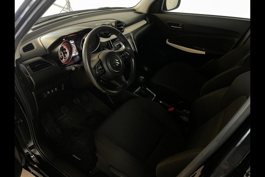 Suzuki Swift 1.2 Comfort Smart Hybrid AIRCO NAVI CRUISE BLUETOOTH GROOT SCHERM ELEK RAMEN CENT VERG VELGEN PDC NIEUWSTAAT