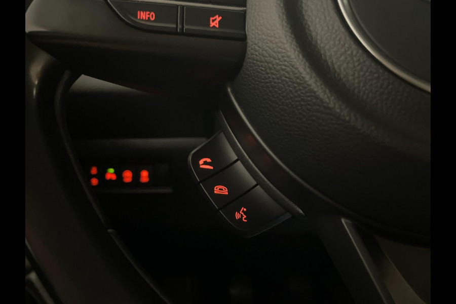 Suzuki Swift 1.2 Comfort Smart Hybrid AIRCO NAVI CRUISE BLUETOOTH GROOT SCHERM ELEK RAMEN CENT VERG VELGEN PDC NIEUWSTAAT