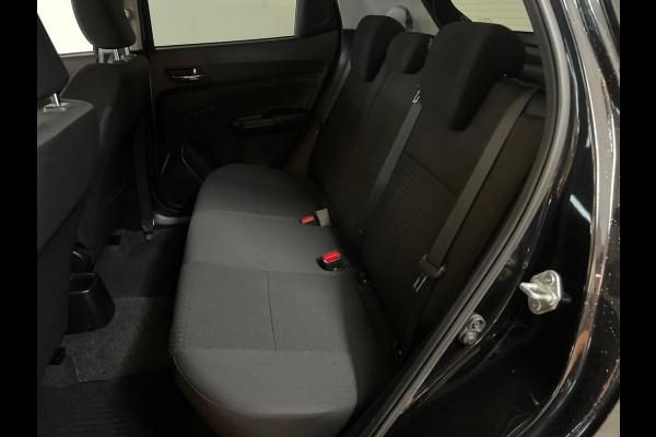 Suzuki Swift 1.2 Comfort Smart Hybrid AIRCO NAVI CRUISE BLUETOOTH GROOT SCHERM ELEK RAMEN CENT VERG VELGEN PDC NIEUWSTAAT