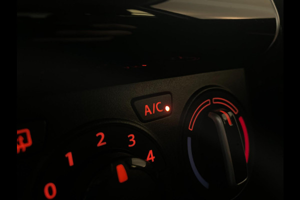 Suzuki Swift 1.2 Comfort Smart Hybrid AIRCO NAVI CRUISE BLUETOOTH GROOT SCHERM ELEK RAMEN CENT VERG VELGEN PDC NIEUWSTAAT