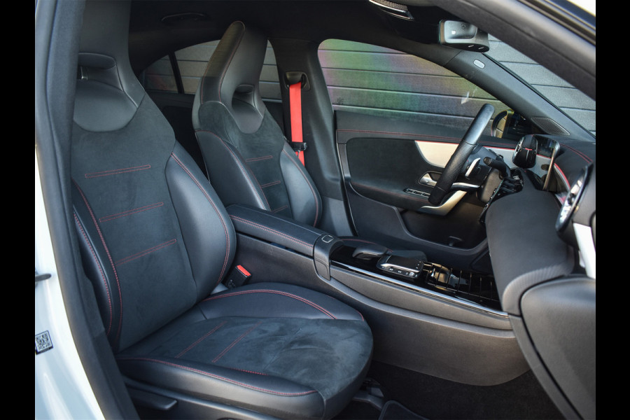 Mercedes-Benz CLA-Klasse 180 AMG Line | 45 UITVOERING | AMBIANCE VERLICHTING | CRUISE CONTROL | SPORTSTOELEN