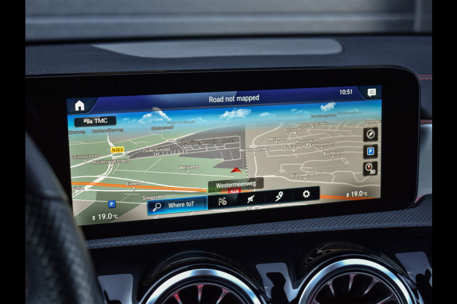 Mercedes-Benz CLA-Klasse 180 AMG Line | 45 UITVOERING | AMBIANCE VERLICHTING | CRUISE CONTROL | SPORTSTOELEN