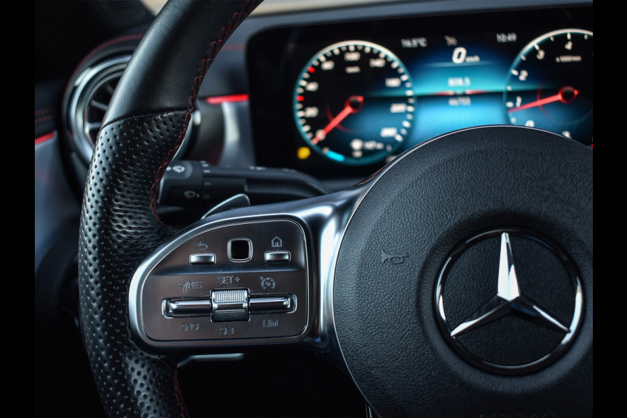 Mercedes-Benz CLA-Klasse 180 AMG Line | 45 UITVOERING | AMBIANCE VERLICHTING | CRUISE CONTROL | SPORTSTOELEN