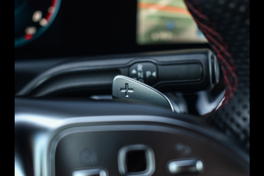 Mercedes-Benz CLA-Klasse 180 AMG Line | 45 UITVOERING | AMBIANCE VERLICHTING | CRUISE CONTROL | SPORTSTOELEN