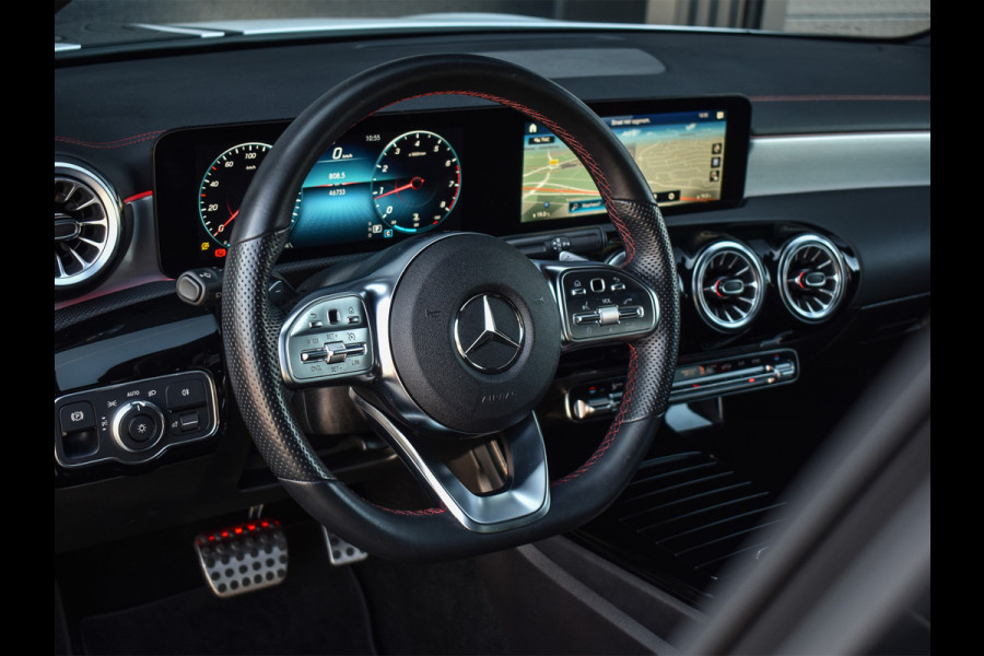 Mercedes-Benz CLA-Klasse 180 AMG Line | 45 UITVOERING | AMBIANCE VERLICHTING | CRUISE CONTROL | SPORTSTOELEN
