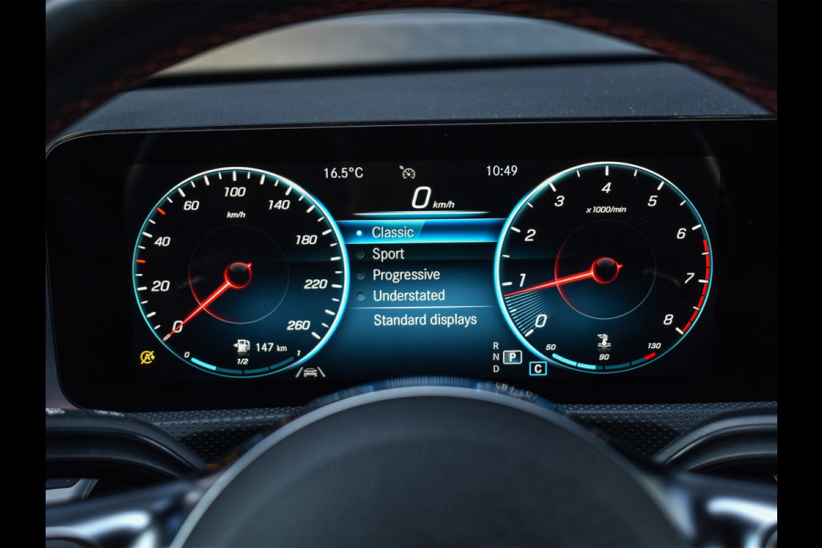 Mercedes-Benz CLA-Klasse 180 AMG Line | 45 UITVOERING | AMBIANCE VERLICHTING | CRUISE CONTROL | SPORTSTOELEN