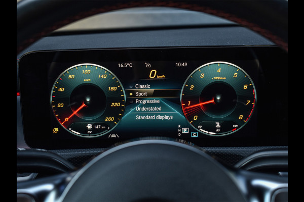Mercedes-Benz CLA-Klasse 180 AMG Line | 45 UITVOERING | AMBIANCE VERLICHTING | CRUISE CONTROL | SPORTSTOELEN