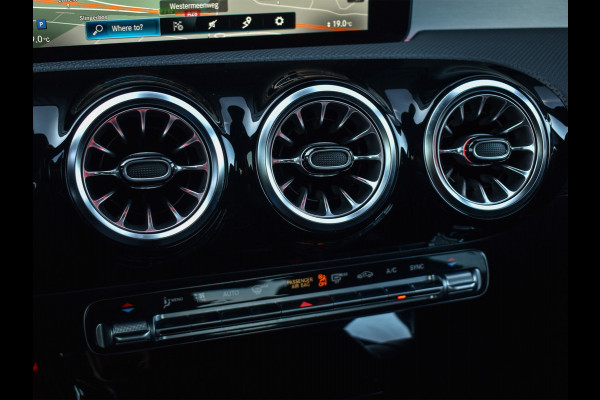 Mercedes-Benz CLA-Klasse 180 AMG Line | 45 UITVOERING | AMBIANCE VERLICHTING | CRUISE CONTROL | SPORTSTOELEN