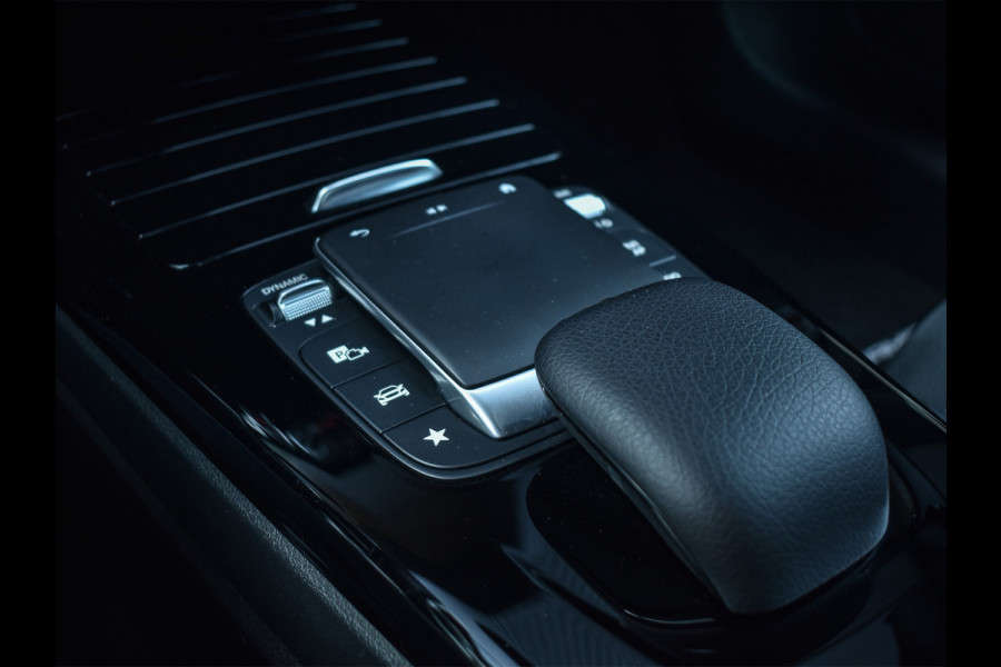 Mercedes-Benz CLA-Klasse 180 AMG Line | 45 UITVOERING | AMBIANCE VERLICHTING | CRUISE CONTROL | SPORTSTOELEN