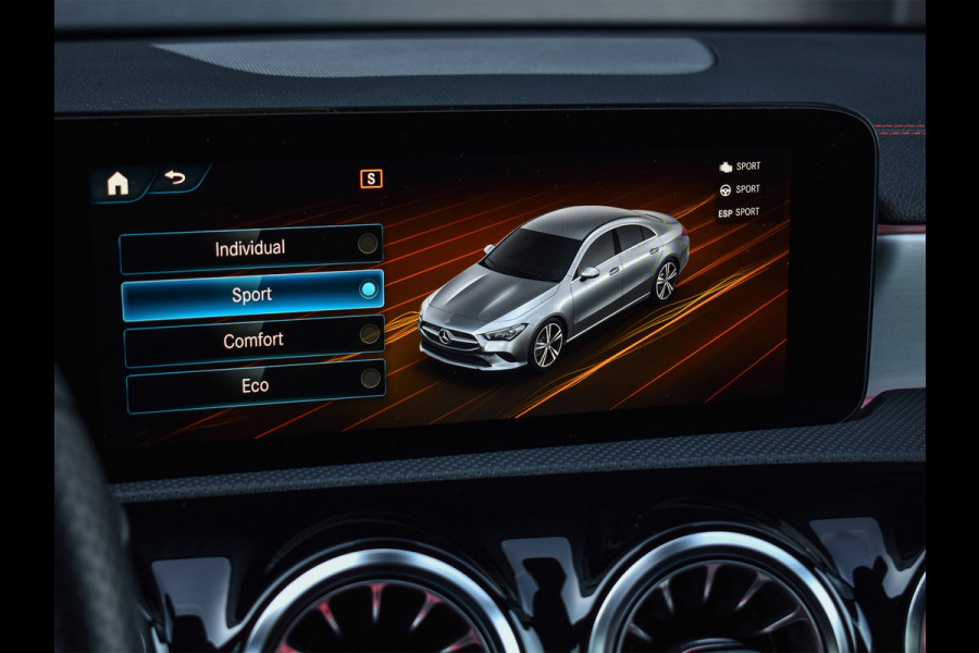 Mercedes-Benz CLA-Klasse 180 AMG Line | 45 UITVOERING | AMBIANCE VERLICHTING | CRUISE CONTROL | SPORTSTOELEN