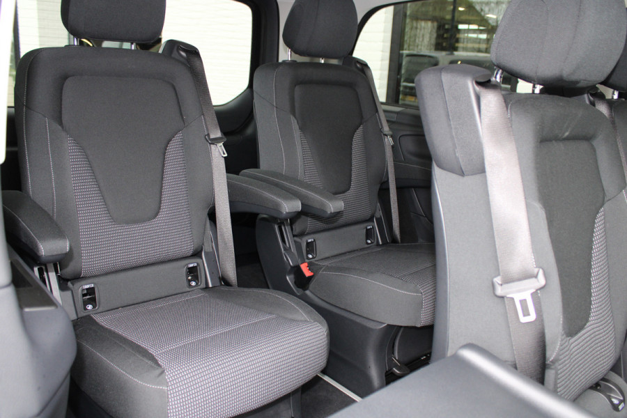 Mercedes-Benz Eqv 300 L2 / 7-Persoons / Luchtvering / Led / 3200 KM / Electr Stoelen / Vol Opties / NIEUW!!