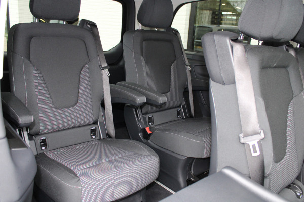 Mercedes-Benz Eqv 300 L2 / 7-Persoons / Luchtvering / Led / 3200 KM / Electr Stoelen / Vol Opties / NIEUW!!