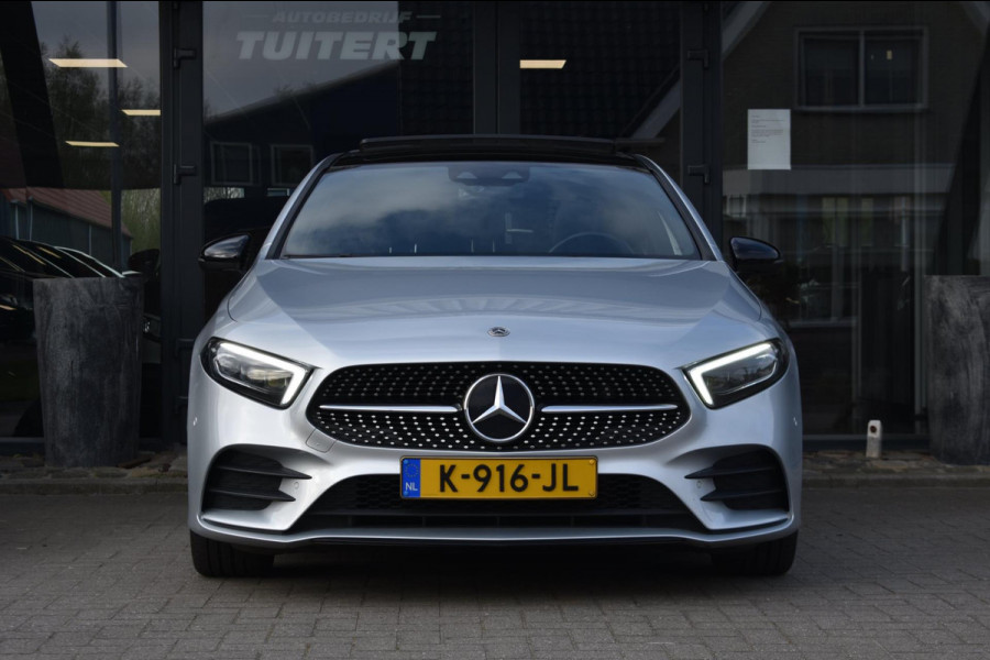 Mercedes-Benz A-Klasse 180 AMG NIGHT | SFEERVERLICHTING | PANORAMADAK | APPLE CARPLAY | ANDROID AUTO | CAMERA | STOELVERWARMING