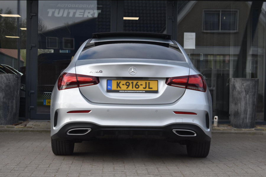 Mercedes-Benz A-Klasse 180 AMG NIGHT | SFEERVERLICHTING | PANORAMADAK | APPLE CARPLAY | ANDROID AUTO | CAMERA | STOELVERWARMING