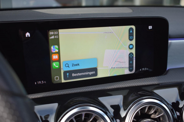 Mercedes-Benz A-Klasse 180 AMG NIGHT | SFEERVERLICHTING | PANORAMADAK | APPLE CARPLAY | ANDROID AUTO | CAMERA | STOELVERWARMING