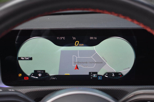 Mercedes-Benz A-Klasse 180 AMG NIGHT | SFEERVERLICHTING | PANORAMADAK | APPLE CARPLAY | ANDROID AUTO | CAMERA | STOELVERWARMING