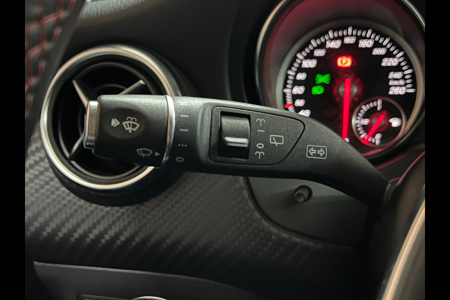 Mercedes-Benz A-Klasse 180 Business Solution AMG Upgrade Edition Navi | Camera | LED High Perf. | Stoelverwarming