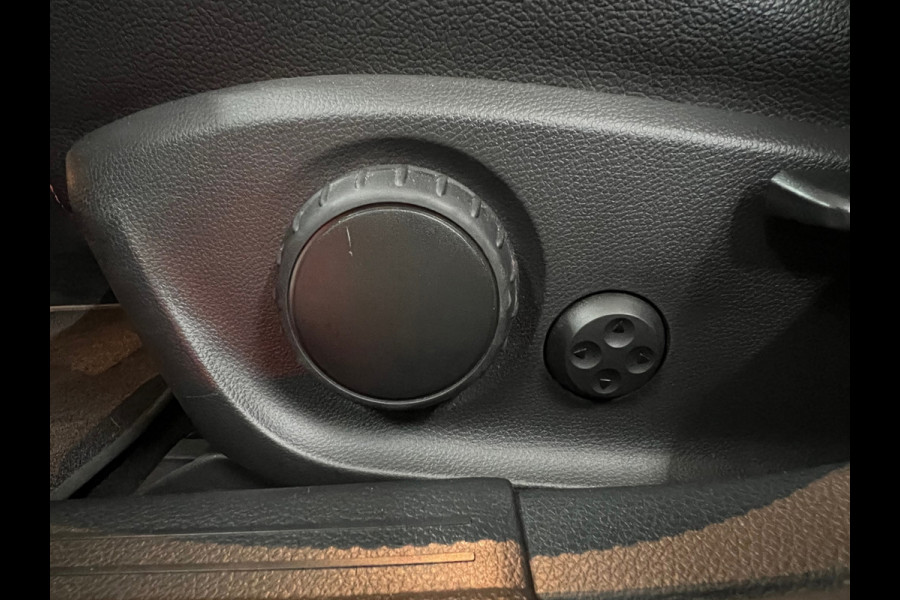Mercedes-Benz A-Klasse 180 Business Solution AMG Upgrade Edition Navi | Camera | LED High Perf. | Stoelverwarming