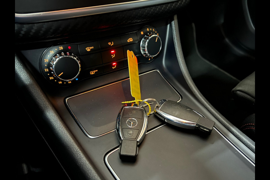 Mercedes-Benz A-Klasse 180 Business Solution AMG Upgrade Edition Navi | Camera | LED High Perf. | Stoelverwarming