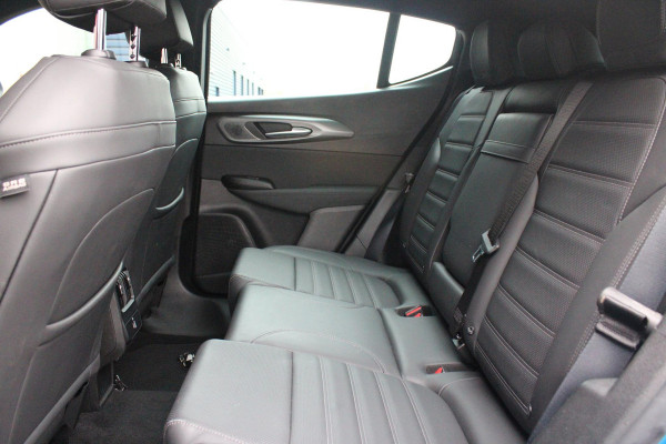 Alfa Romeo Tonale 1.3T PHEV Q4 280PK EDIZIONE SPECIALE | AFNEEMBARE TREKHAAK | ADAPTIVE DEMPING SYSTEEM | SCHAKELFLIPPERS | HARMAN CARDON PREMIUM AUDIO  | LEDEREN BEKLEDING | VOORSTOELEN / STUUR VERWARMD | VOORSTOELEN GEVENTILEERD | VOORSTOELEN ELEKTRISCH VERSTELBAAR MET GEHEUGEN FUNCTIE | APPLE CARPLAY / ANDROID AUTO | ACHTERUITRIJ CAMERA | 20"INCH LICHTMETALEN VELGEN | ADAPTIVE CRUISE CONTROL | KEYLESS ENTRY / START | ELEKTRISCH BEDIENBARE ACHTERKLEP | DRAADLOZE TELEFOONLADER | SFEER VERLICHTING | DONKERE HEMELBEKLEDING |