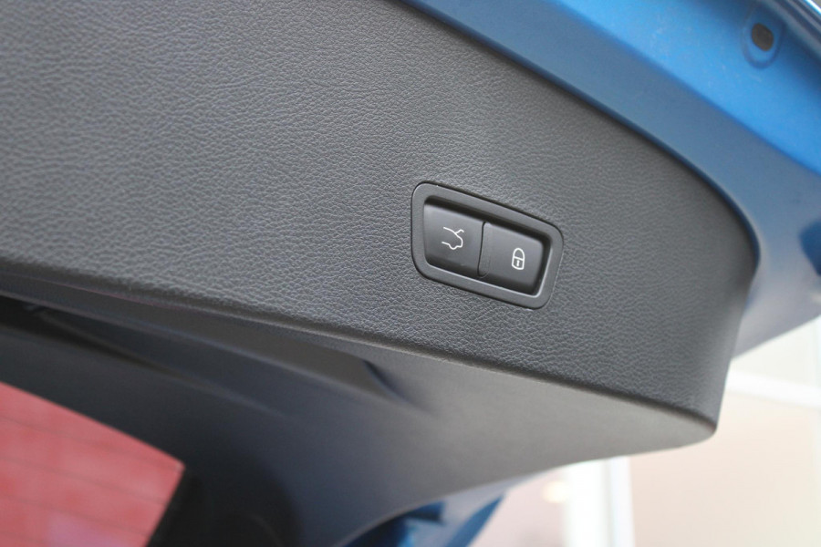 Alfa Romeo Tonale 1.3T PHEV Q4 280PK EDIZIONE SPECIALE | AFNEEMBARE TREKHAAK | ADAPTIVE DEMPING SYSTEEM | SCHAKELFLIPPERS | HARMAN CARDON PREMIUM AUDIO  | LEDEREN BEKLEDING | VOORSTOELEN / STUUR VERWARMD | VOORSTOELEN GEVENTILEERD | VOORSTOELEN ELEKTRISCH VERSTELBAAR MET GEHEUGEN FUNCTIE | APPLE CARPLAY / ANDROID AUTO | ACHTERUITRIJ CAMERA | 20"INCH LICHTMETALEN VELGEN | ADAPTIVE CRUISE CONTROL | KEYLESS ENTRY / START | ELEKTRISCH BEDIENBARE ACHTERKLEP | DRAADLOZE TELEFOONLADER | SFEER VERLICHTING | DONKERE HEMELBEKLEDING |