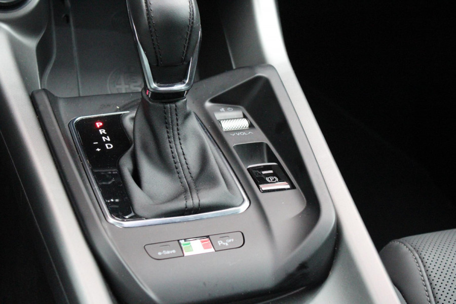 Alfa Romeo Tonale 1.3T PHEV Q4 280PK EDIZIONE SPECIALE | AFNEEMBARE TREKHAAK | ADAPTIVE DEMPING SYSTEEM | SCHAKELFLIPPERS | HARMAN CARDON PREMIUM AUDIO  | LEDEREN BEKLEDING | VOORSTOELEN / STUUR VERWARMD | VOORSTOELEN GEVENTILEERD | VOORSTOELEN ELEKTRISCH VERSTELBAAR MET GEHEUGEN FUNCTIE | APPLE CARPLAY / ANDROID AUTO | ACHTERUITRIJ CAMERA | 20"INCH LICHTMETALEN VELGEN | ADAPTIVE CRUISE CONTROL | KEYLESS ENTRY / START | ELEKTRISCH BEDIENBARE ACHTERKLEP | DRAADLOZE TELEFOONLADER | SFEER VERLICHTING | DONKERE HEMELBEKLEDING |