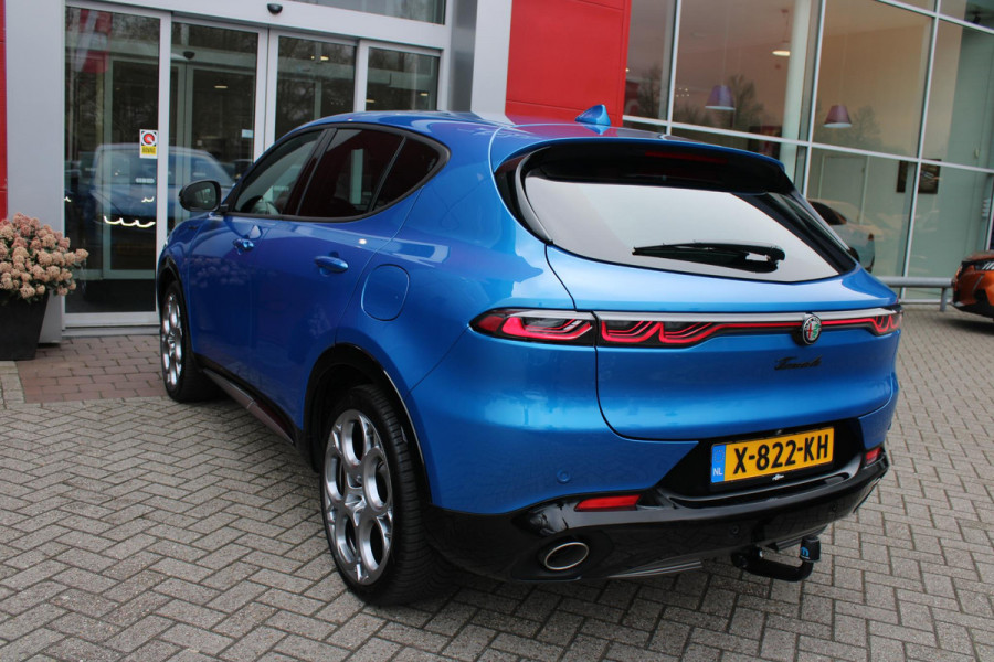 Alfa Romeo Tonale 1.3T PHEV Q4 280PK EDIZIONE SPECIALE | AFNEEMBARE TREKHAAK | ADAPTIVE DEMPING SYSTEEM | SCHAKELFLIPPERS | HARMAN CARDON PREMIUM AUDIO  | LEDEREN BEKLEDING | VOORSTOELEN / STUUR VERWARMD | VOORSTOELEN GEVENTILEERD | VOORSTOELEN ELEKTRISCH VERSTELBAAR MET GEHEUGEN FUNCTIE | APPLE CARPLAY / ANDROID AUTO | ACHTERUITRIJ CAMERA | 20"INCH LICHTMETALEN VELGEN | ADAPTIVE CRUISE CONTROL | KEYLESS ENTRY / START | ELEKTRISCH BEDIENBARE ACHTERKLEP | DRAADLOZE TELEFOONLADER | SFEER VERLICHTING | DONKERE HEMELBEKLEDING |
