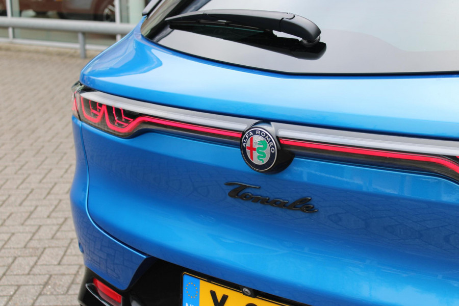 Alfa Romeo Tonale 1.3T PHEV Q4 280PK EDIZIONE SPECIALE | AFNEEMBARE TREKHAAK | ADAPTIVE DEMPING SYSTEEM | SCHAKELFLIPPERS | HARMAN CARDON PREMIUM AUDIO  | LEDEREN BEKLEDING | VOORSTOELEN / STUUR VERWARMD | VOORSTOELEN GEVENTILEERD | VOORSTOELEN ELEKTRISCH VERSTELBAAR MET GEHEUGEN FUNCTIE | APPLE CARPLAY / ANDROID AUTO | ACHTERUITRIJ CAMERA | 20"INCH LICHTMETALEN VELGEN | ADAPTIVE CRUISE CONTROL | KEYLESS ENTRY / START | ELEKTRISCH BEDIENBARE ACHTERKLEP | DRAADLOZE TELEFOONLADER | SFEER VERLICHTING | DONKERE HEMELBEKLEDING |