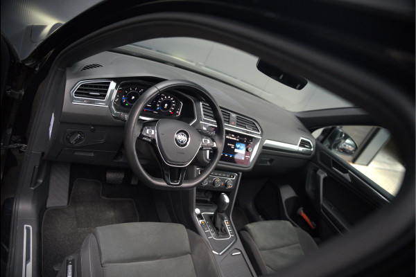 Volkswagen Tiguan Allspace 1.5 TSI DSG Highline Business R | R-Line | Panoramadak | Trekhaak | Massage | Stoelverwarming | Stuurverwarming | Keyless | Camera | Adaptive Cruise Control | Apple Carplay | Navigatie | Virtual Cockpit | Automaat | *5