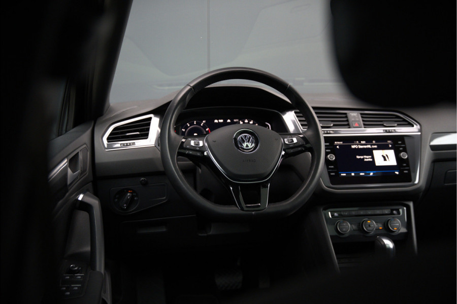 Volkswagen Tiguan Allspace 1.5 TSI DSG Highline Business R | R-Line | Panoramadak | Trekhaak | Massage | Stoelverwarming | Stuurverwarming | Keyless | Camera | Adaptive Cruise Control | Apple Carplay | Navigatie | Virtual Cockpit | Automaat | *5
