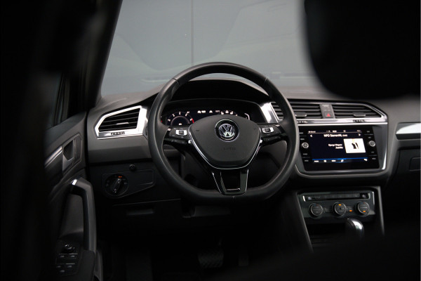 Volkswagen Tiguan Allspace 1.5 TSI DSG Highline Business R | R-Line | Panoramadak | Trekhaak | Massage | Stoelverwarming | Stuurverwarming | Keyless | Camera | Adaptive Cruise Control | Apple Carplay | Navigatie | Virtual Cockpit | Automaat | *5