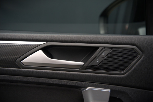Volkswagen Tiguan Allspace 1.5 TSI DSG Highline Business R | R-Line | Panoramadak | Trekhaak | Massage | Stoelverwarming | Stuurverwarming | Keyless | Camera | Adaptive Cruise Control | Apple Carplay | Navigatie | Virtual Cockpit | Automaat | *5