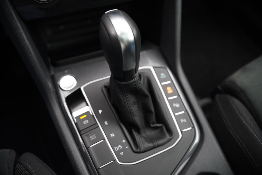 Volkswagen Tiguan Allspace 1.5 TSI DSG Highline Business R | R-Line | Panoramadak | Trekhaak | Massage | Stoelverwarming | Stuurverwarming | Keyless | Camera | Adaptive Cruise Control | Apple Carplay | Navigatie | Virtual Cockpit | Automaat | *5