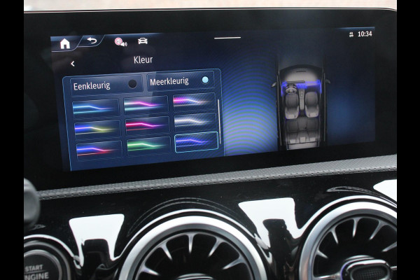 Mercedes-Benz A-Klasse 200 177pk Automaat MHEV AMG Line Achteruitrij Camera Verwarmde voorstoelen Navigatie LED Climate control Adaptive Cruise control Parkeersensoren Apple Carplay & Android Auto