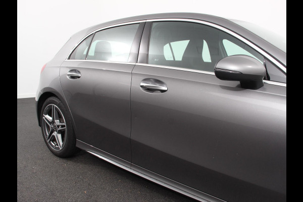 Mercedes-Benz A-Klasse 200 177pk Automaat MHEV AMG Line Achteruitrij Camera Verwarmde voorstoelen Navigatie LED Climate control Adaptive Cruise control Parkeersensoren Apple Carplay & Android Auto