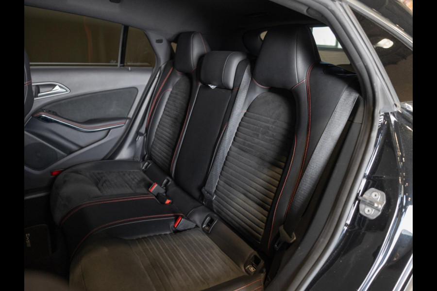 Mercedes-Benz CLA-Klasse Shooting Brake 180 Line: AMG / 122pk / Achteruitrij camera / Stoelverwarming /