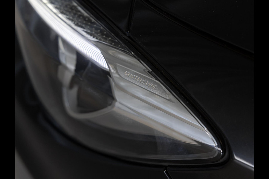 Mercedes-Benz CLA-Klasse Shooting Brake 180 Line: AMG / 122pk / Achteruitrij camera / Stoelverwarming /