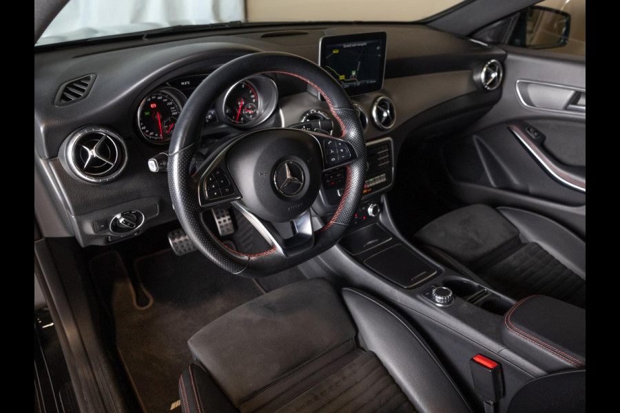 Mercedes-Benz CLA-Klasse Shooting Brake 180 Line: AMG / 122pk / Achteruitrij camera / Stoelverwarming /