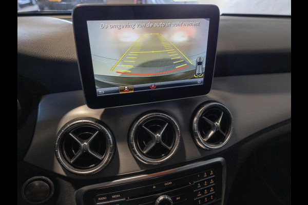 Mercedes-Benz CLA-Klasse Shooting Brake 180 Line: AMG / 122pk / Achteruitrij camera / Stoelverwarming /