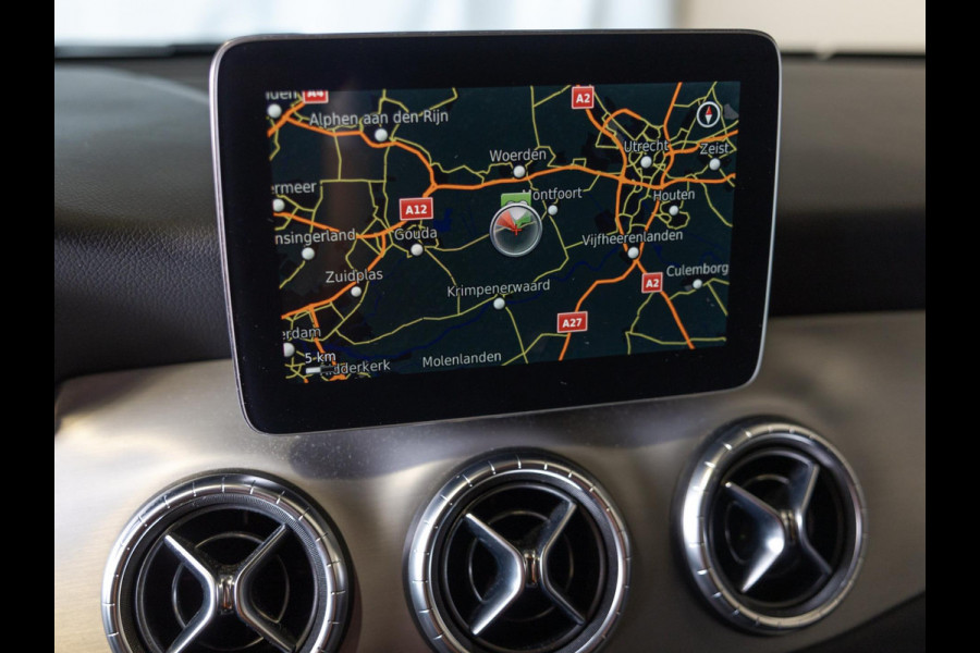 Mercedes-Benz CLA-Klasse Shooting Brake 180 Line: AMG / 122pk / Achteruitrij camera / Stoelverwarming /
