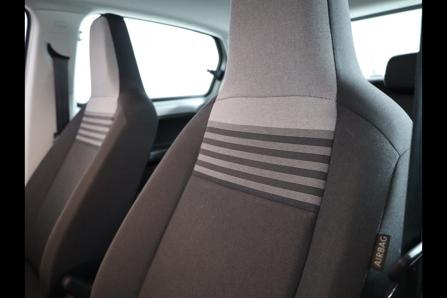 Volkswagen up! 1.0 65 pk | Verlengde garantie | Navigatie via App | Autom. airco | Cruise control | Parkeersensoren achter | Achteruitrijcamera |