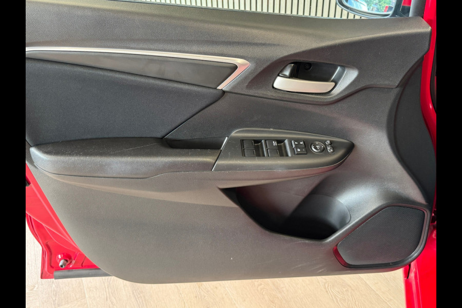 Honda Jazz 1.3 i-VTEC AUTOMAAT AIRCO CRUISE PDC BLUETOOTH STOELVERWARMING LANE ASSSIST