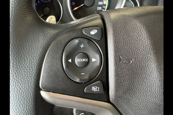 Honda Jazz 1.3 i-VTEC AUTOMAAT AIRCO CRUISE PDC BLUETOOTH STOELVERWARMING LANE ASSSIST