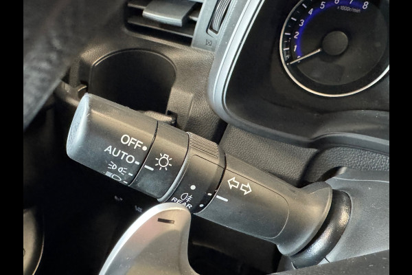 Honda Jazz 1.3 i-VTEC AUTOMAAT AIRCO CRUISE PDC BLUETOOTH STOELVERWARMING LANE ASSSIST