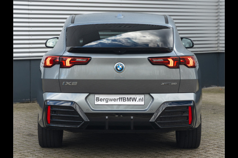 BMW iX2 xDrive30 M-Sport - Pano - Driving Ass - Harman Kardon - Head-Up