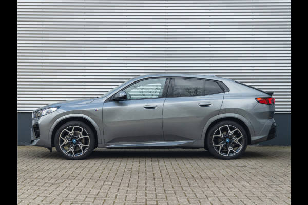 BMW iX2 xDrive30 M-Sport - Pano - Driving Ass - Harman Kardon - Head-Up