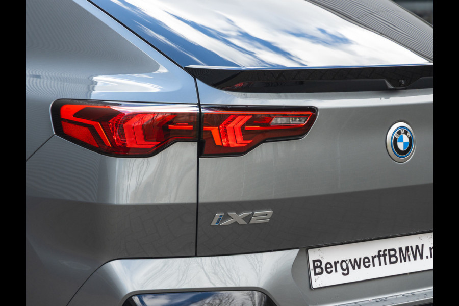 BMW iX2 xDrive30 M-Sport - Pano - Driving Ass - Harman Kardon - Head-Up